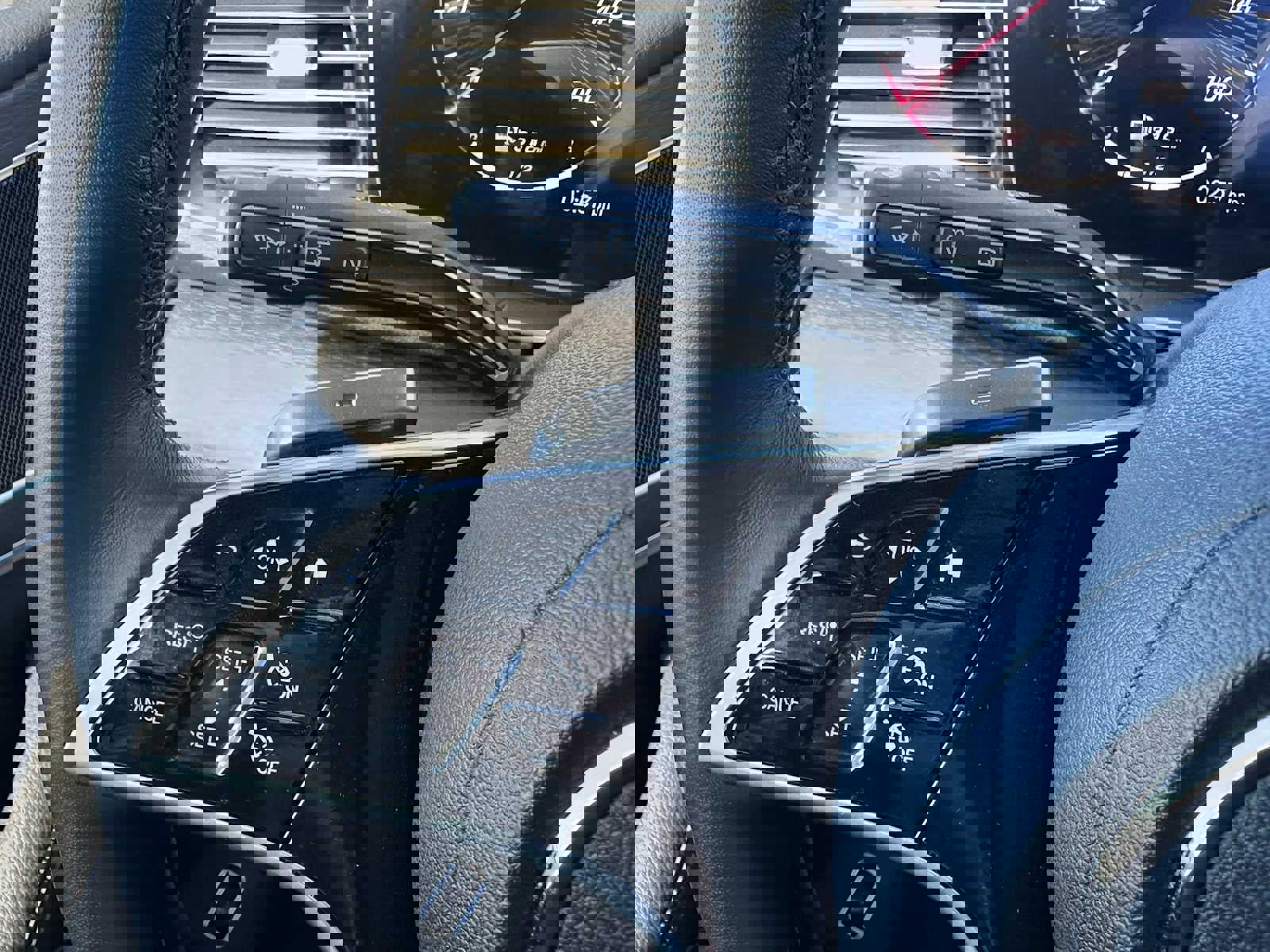 Used 2026 Mercedes-Benz GLE 350 4MATIC image 36