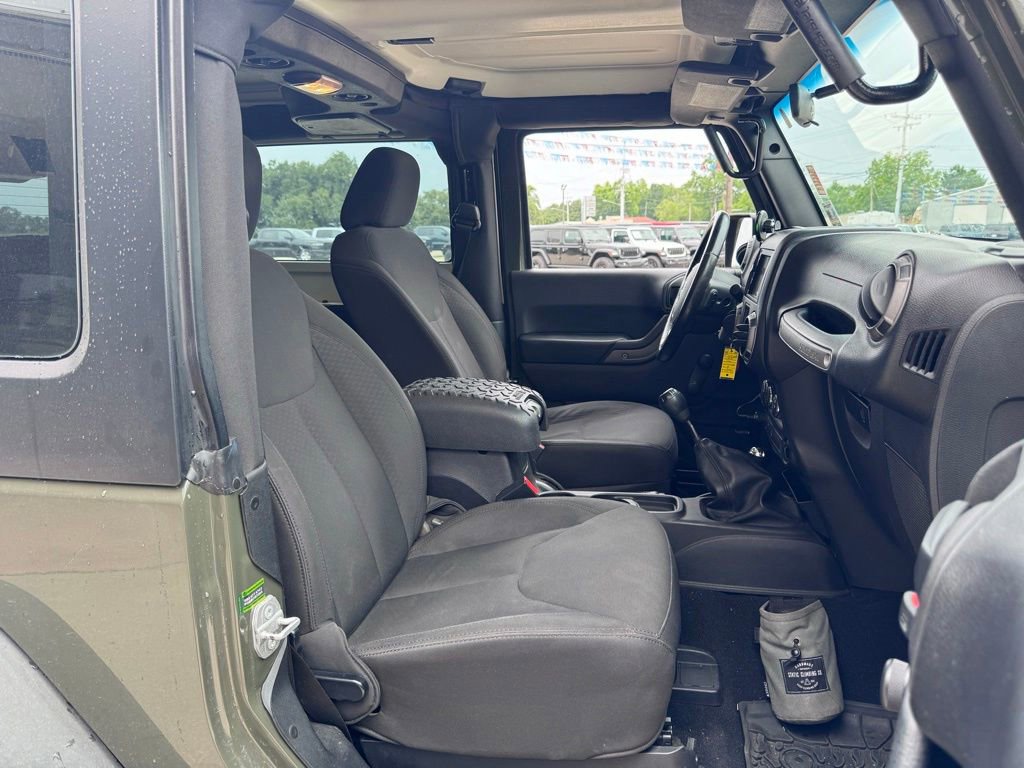 Used 2015 Jeep Wrangler Sport w/ Quick Order Package 23S AWD/4WD image 19