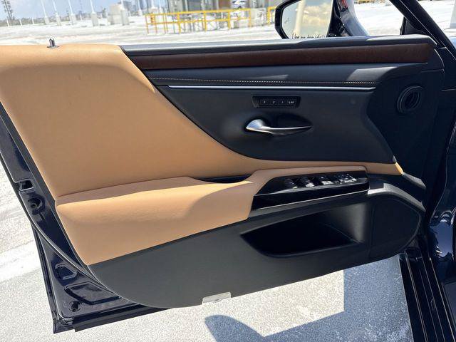 Certified 2024 Lexus ES 350 w/ Premium Package FWD image 13