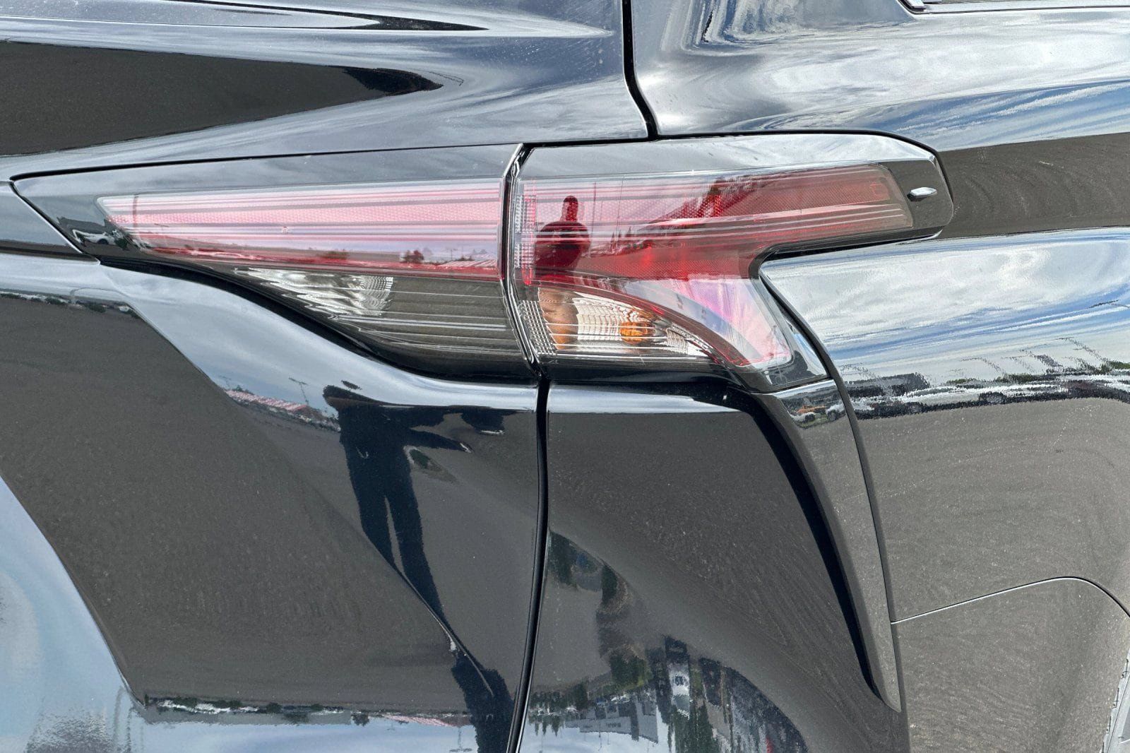 New 2026 Toyota Sienna LE FWD image 32