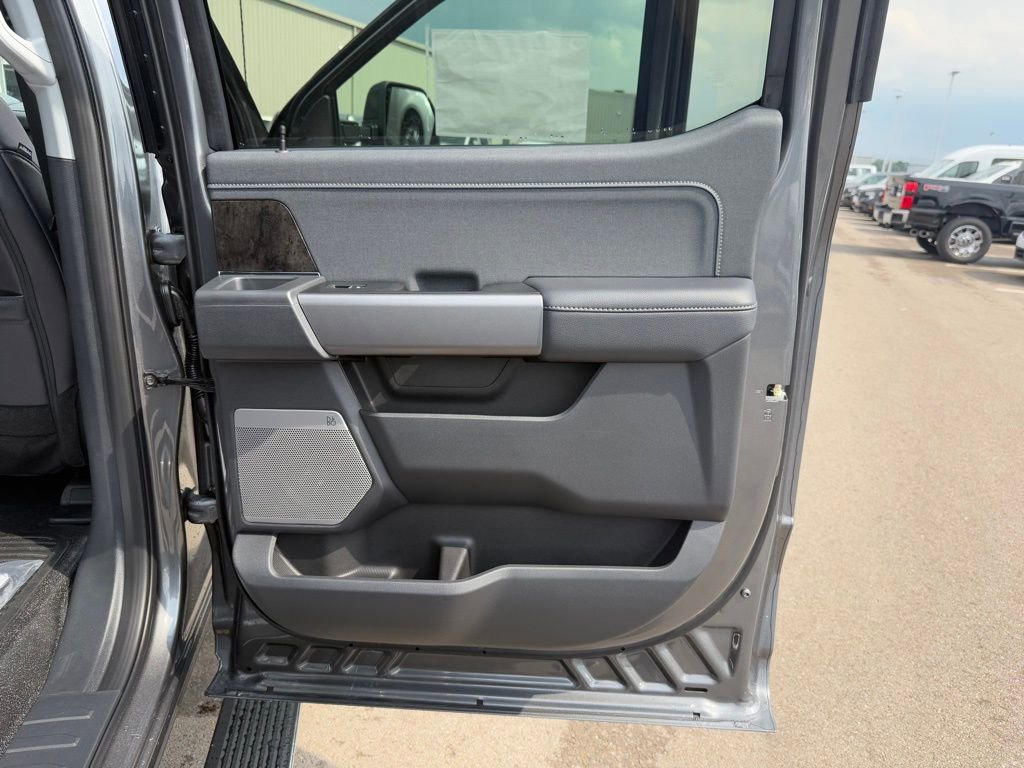 New 2026 Ford F250 Lariat image 23