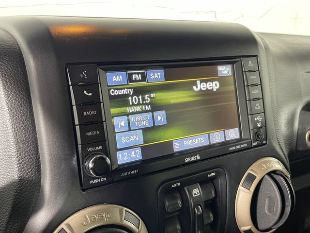 Used 2017 Jeep Wrangler Unlimited Sahara AWD/4WD image 7