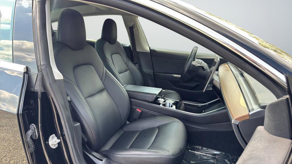 Used 2019 Tesla Model 3 image 19