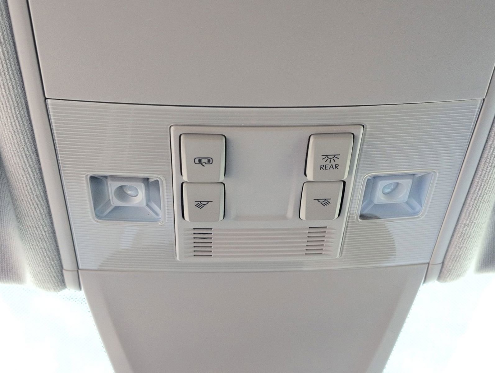 Used 2024 Volkswagen Tiguan Wolfsburg Edition image 17