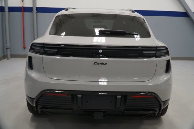 New 2026 Porsche Macan Turbo Electric AWD/4WD image 7
