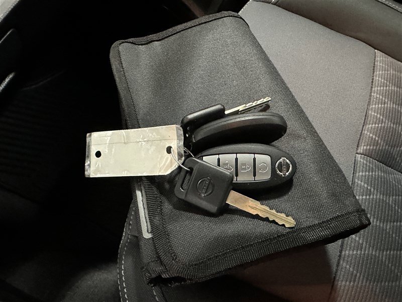 Used 2021 Nissan Titan SV w/ SV Convenience Package image 24