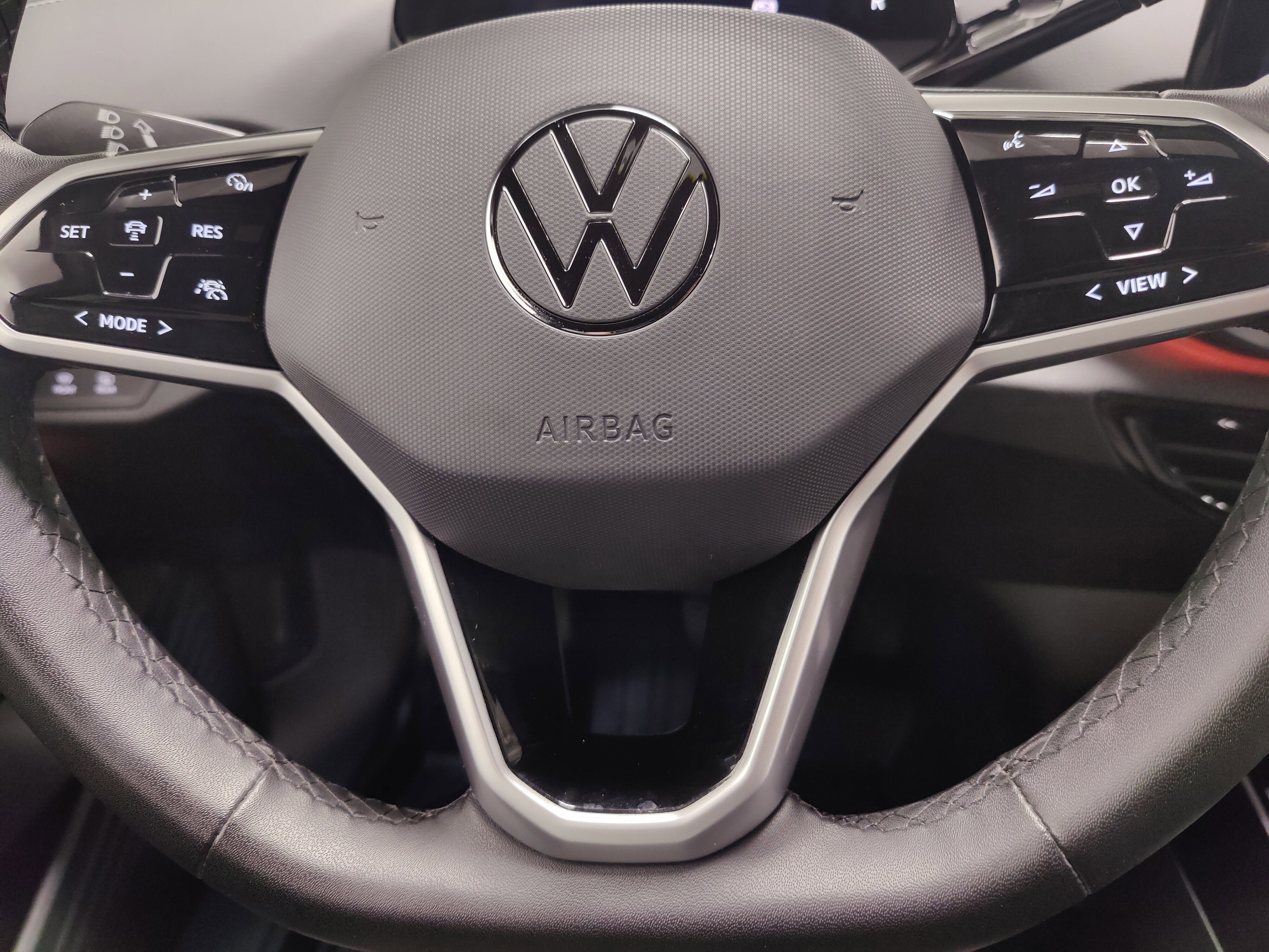 Used 2023 Volkswagen ID.4 Pro AWD/4WD image 28