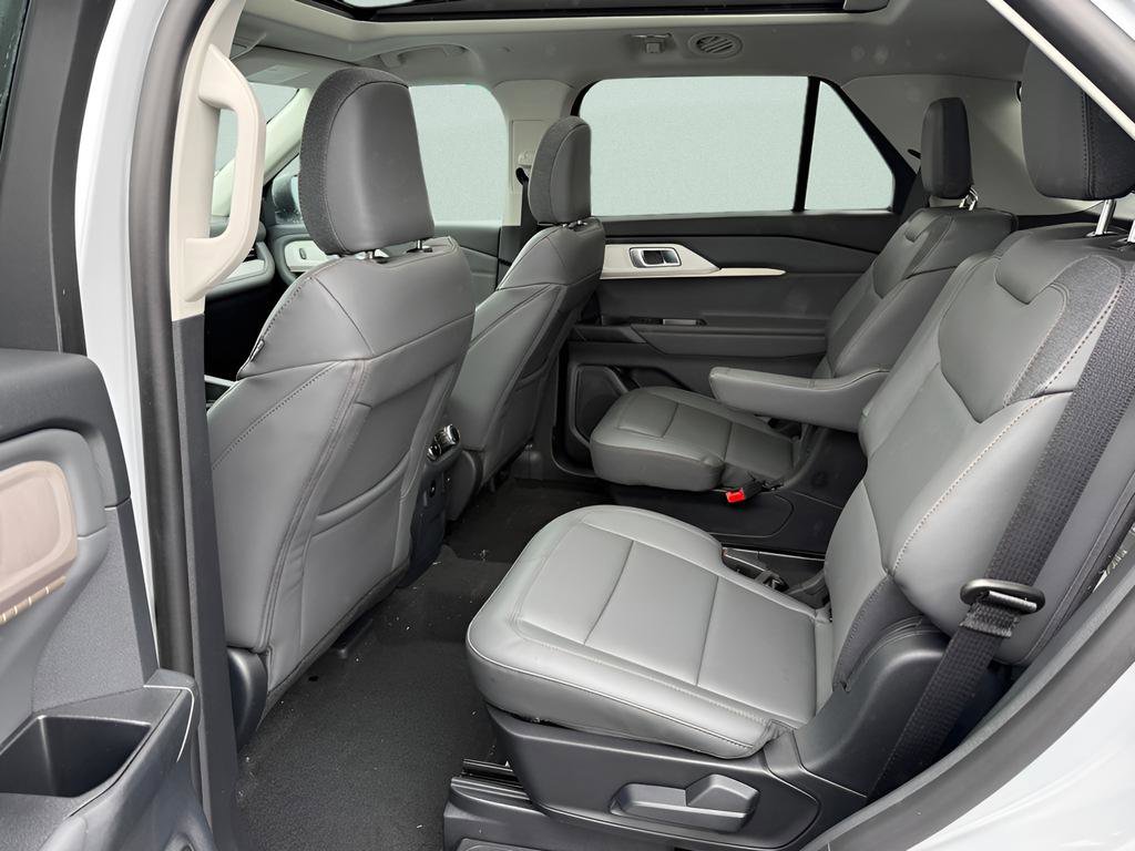 New 2026 Ford Explorer Active w/ Active Comfort Package AWD/4WD image 5