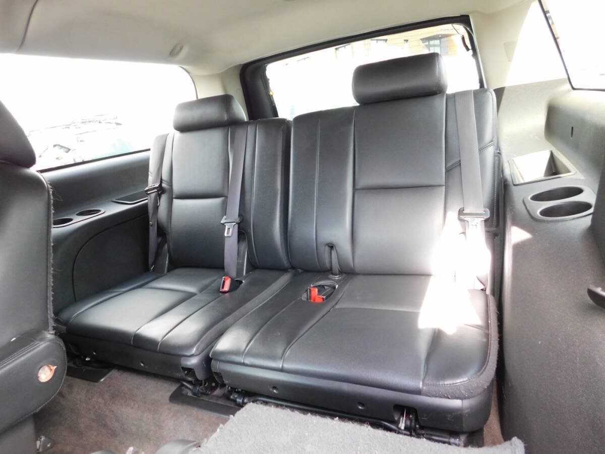 Used 2014 Chevrolet Suburban LTZ AWD/4WD image 7