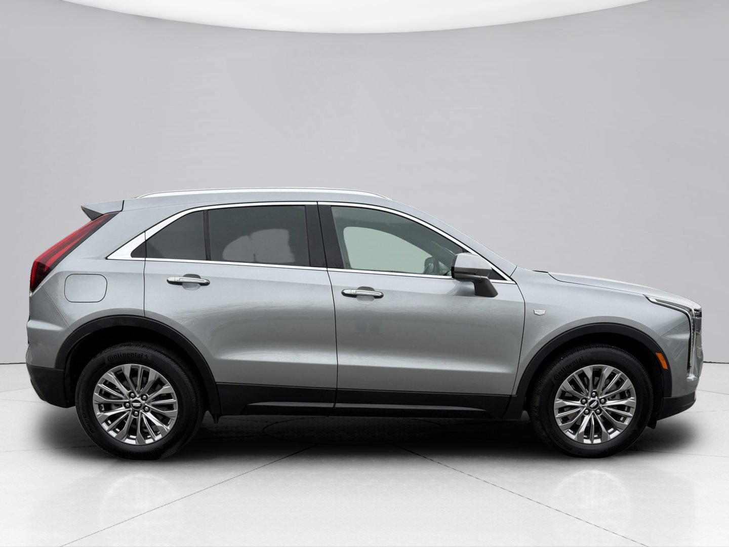 Used 2024 Cadillac XT4 Premium Luxury w/ Technology Package AWD/4WD image 17