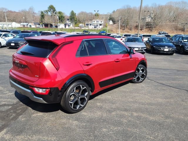 Used 2023 Kia Niro EX Touring image 5
