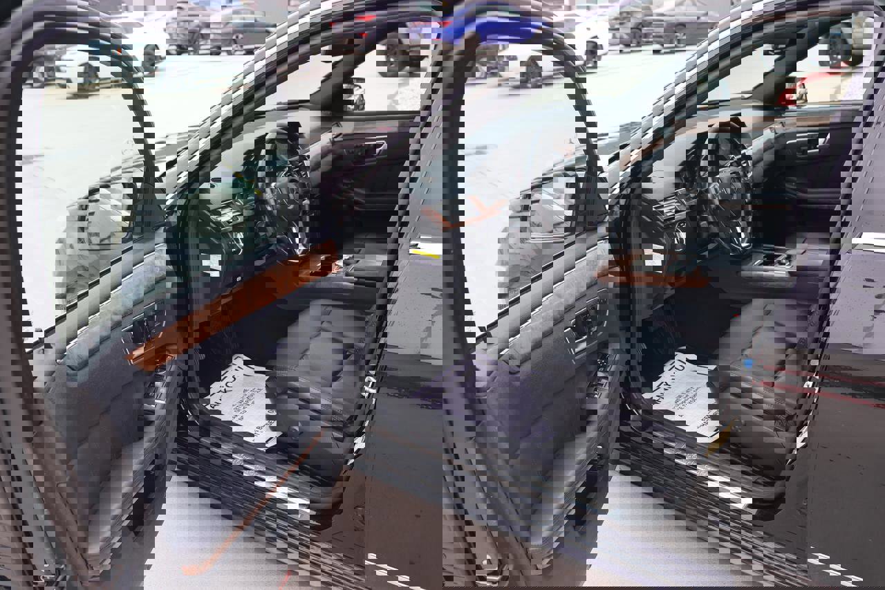 Used 2013 Mercedes-Benz E 350 Sedan image 23