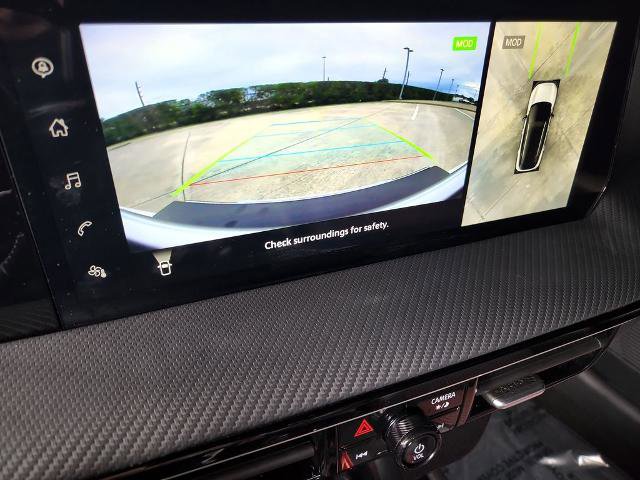 Certified 2025 Nissan Kicks SR FWD image 20