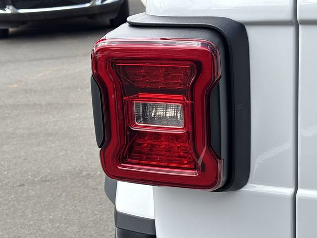 New 2025 Jeep Wrangler Rubicon AWD/4WD image 21