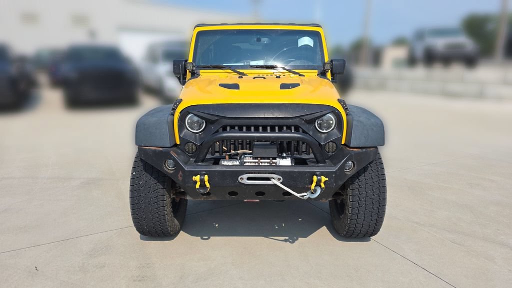 Used 2015 Jeep Wrangler Unlimited Rubicon w/ Connectivity Group AWD/4WD image 8