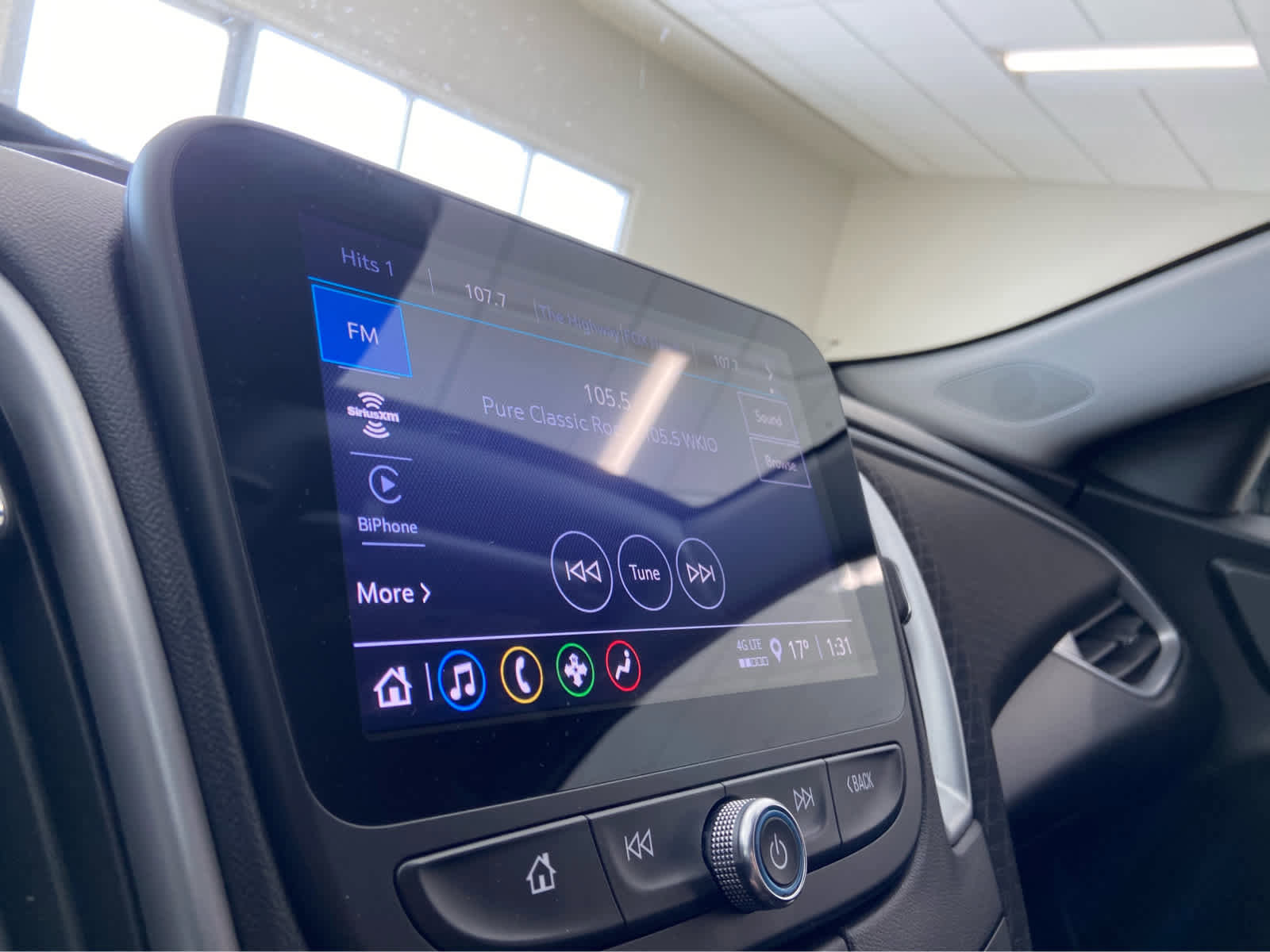 Used 2023 Chevrolet Malibu LT image 23