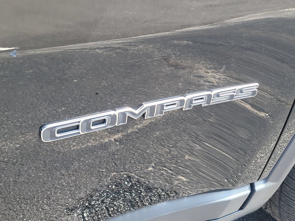 Used 2019 Jeep Compass Latitude FWD image 6