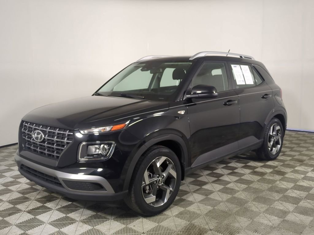 Used 2023 Hyundai Venue SEL image 9