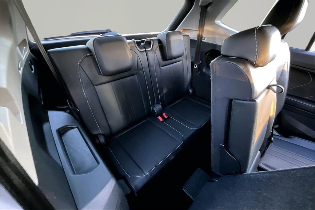 Used 2024 Volkswagen Tiguan SE FWD image 18