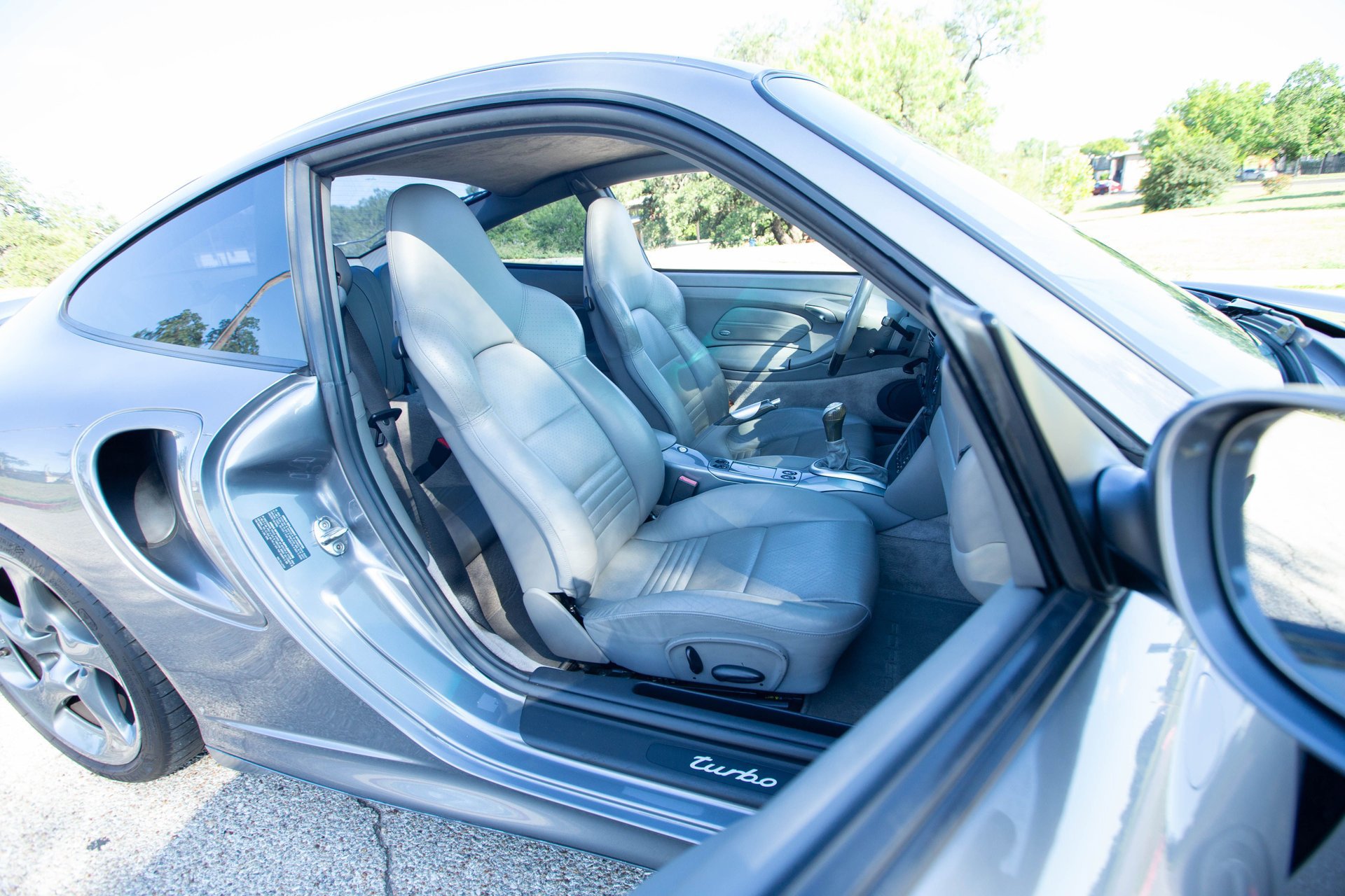 Used 2001 Porsche 911 Turbo image 40