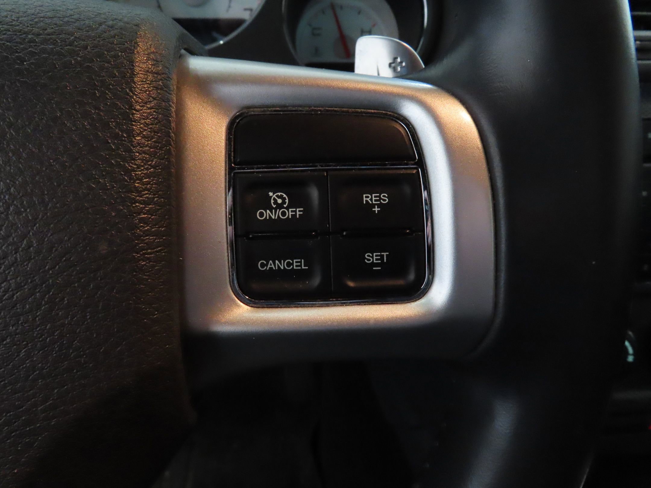 Used 2013 Dodge Challenger R/T Plus image 16