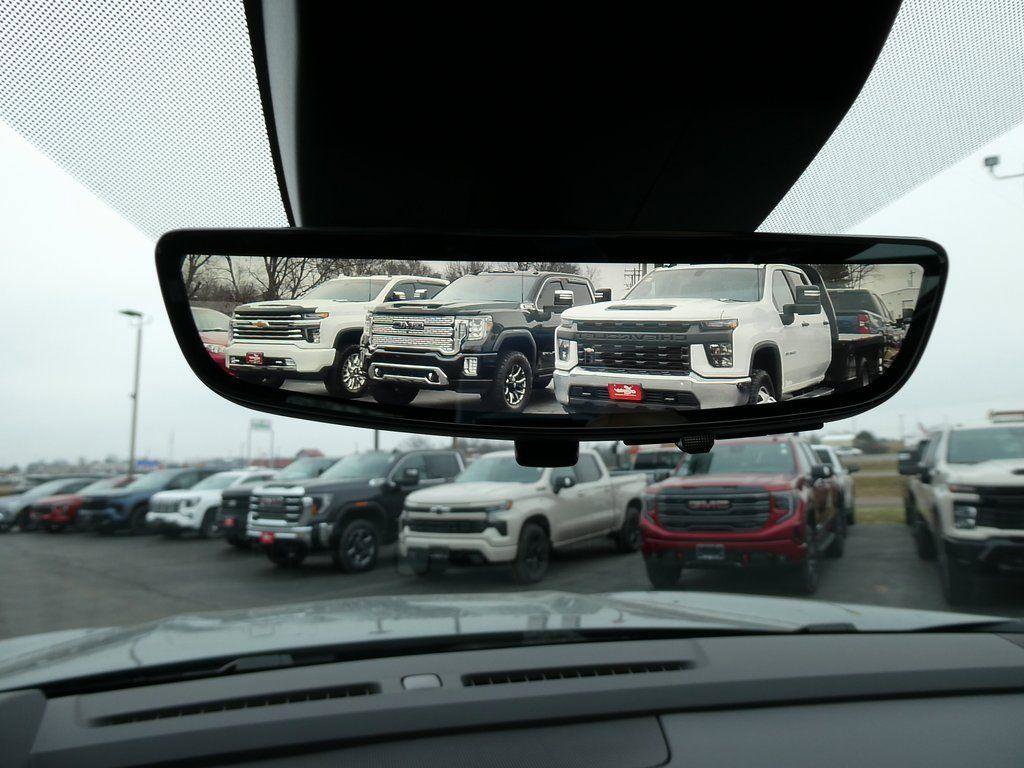 New 2026 Chevrolet Suburban Z71 w/ Z71 Off-Road Package image 36