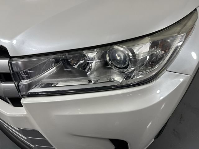 Used 2017 Toyota Highlander XLE image 31