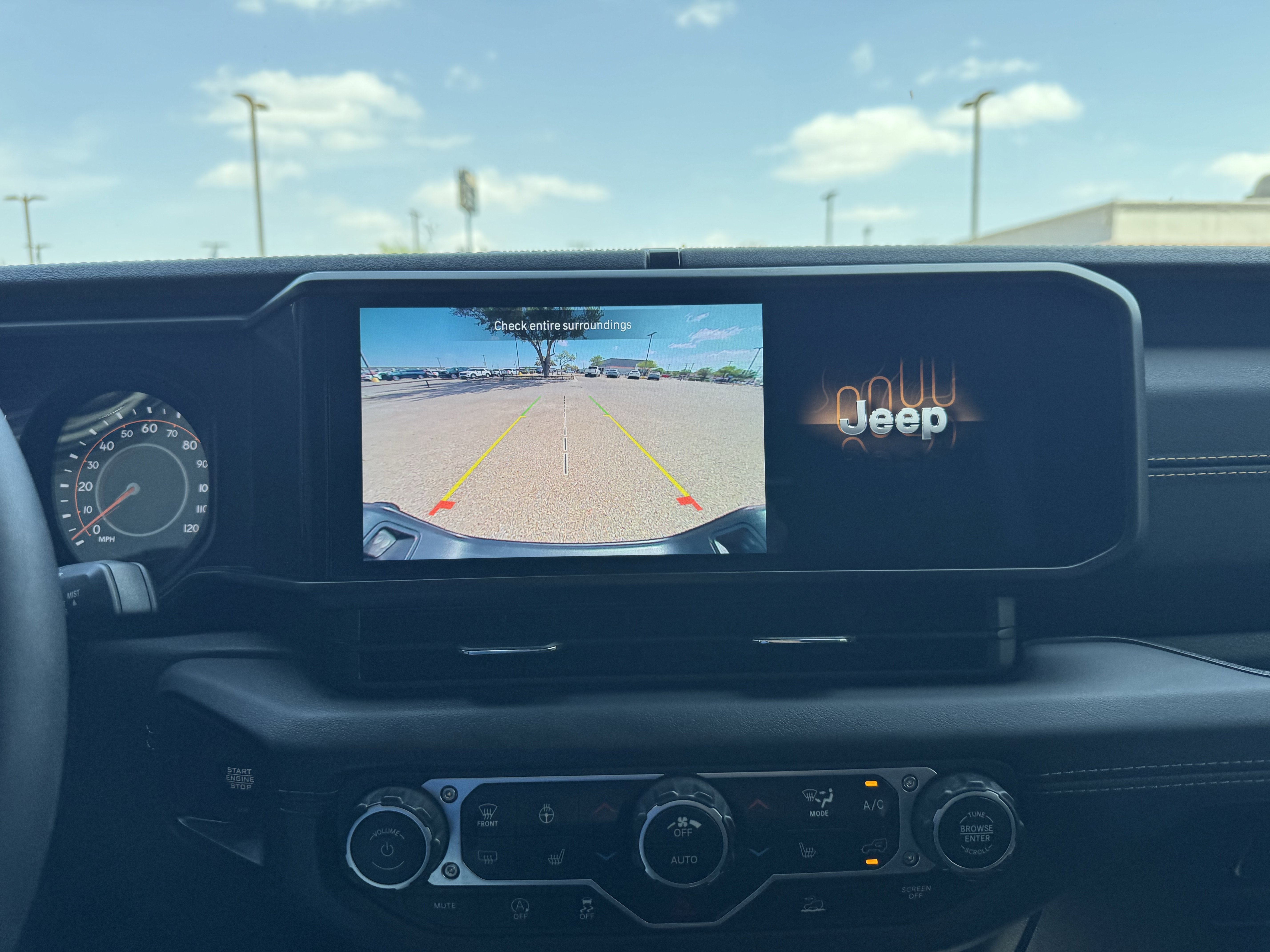 Used 2025 Jeep Gladiator Sport image 17