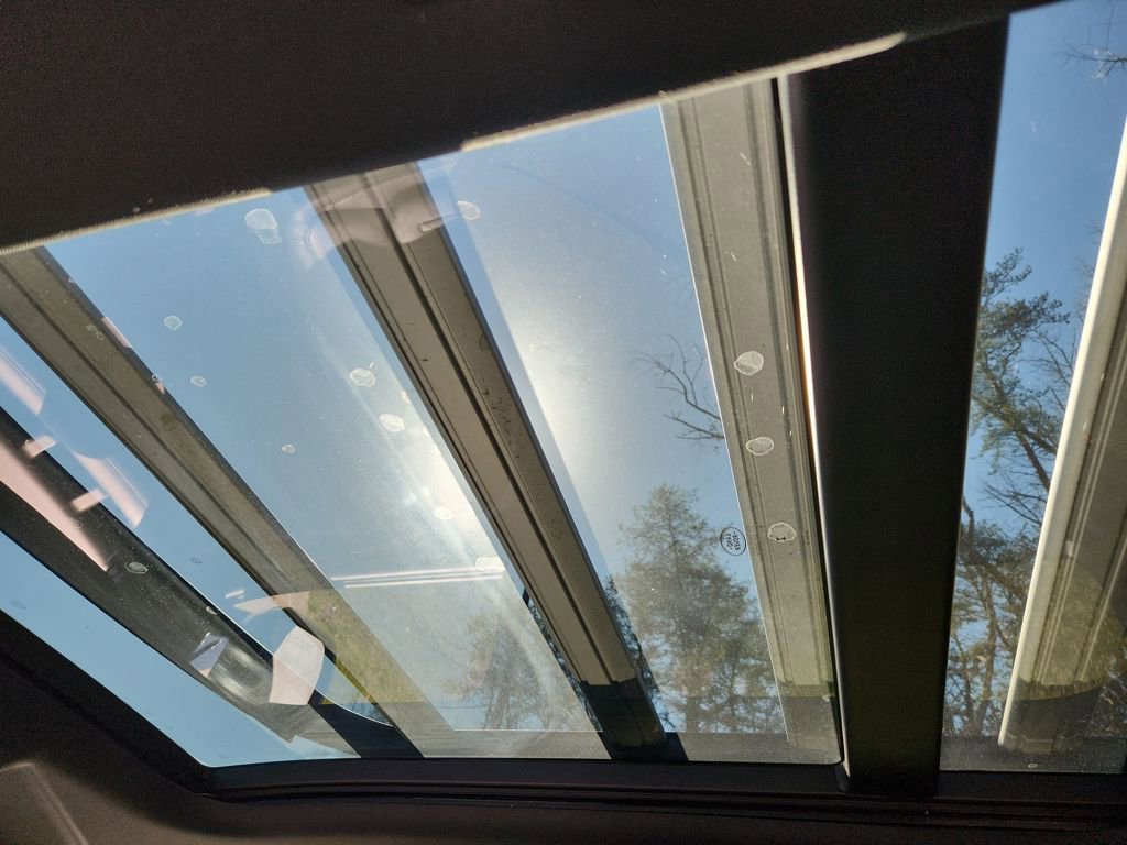 Used 2022 Land Rover Defender 110 X-Dynamic HSE image 25