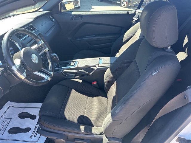 Used 2014 Ford Mustang Convertible image 9