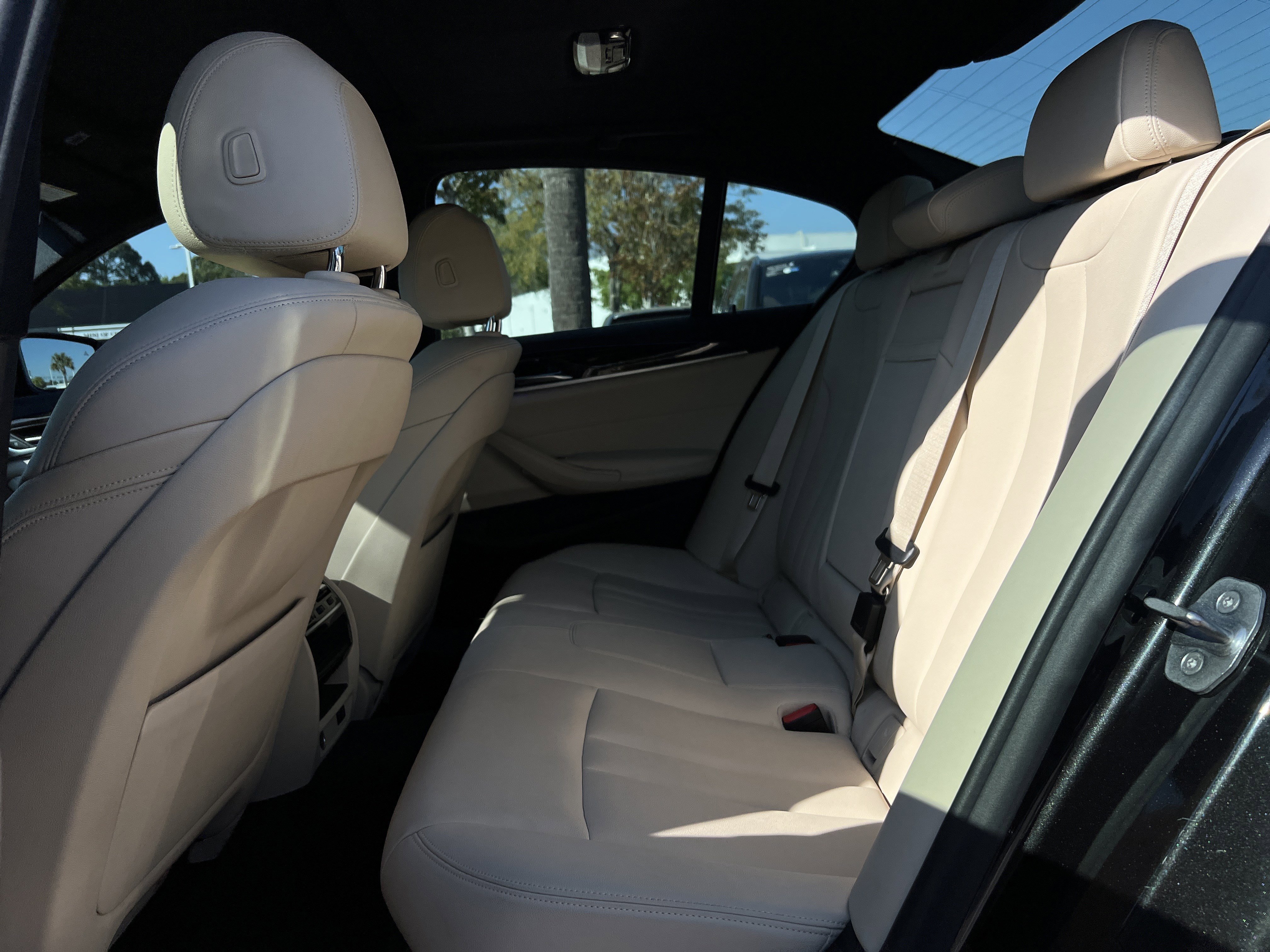 Used 2020 BMW 530i xDrive image 31