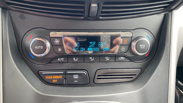 Used 2016 Ford Escape SE w/ Equipment Group 201A AWD/4WD image 18