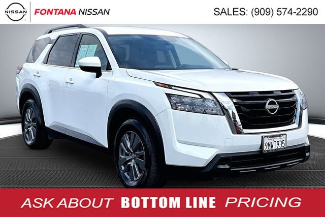 Certified 2024 Nissan Pathfinder SV FWD image 1