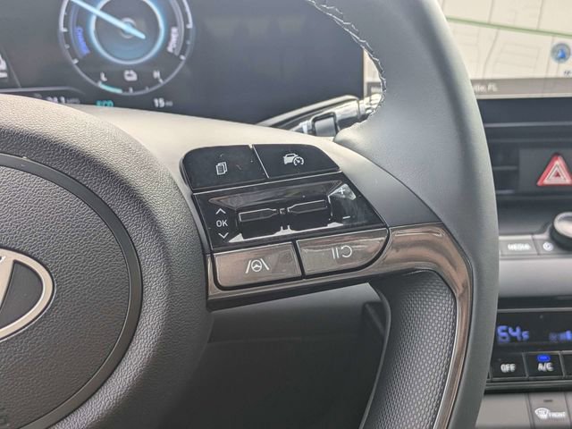 Used 2025 Hyundai Elantra SEL FWD image 25