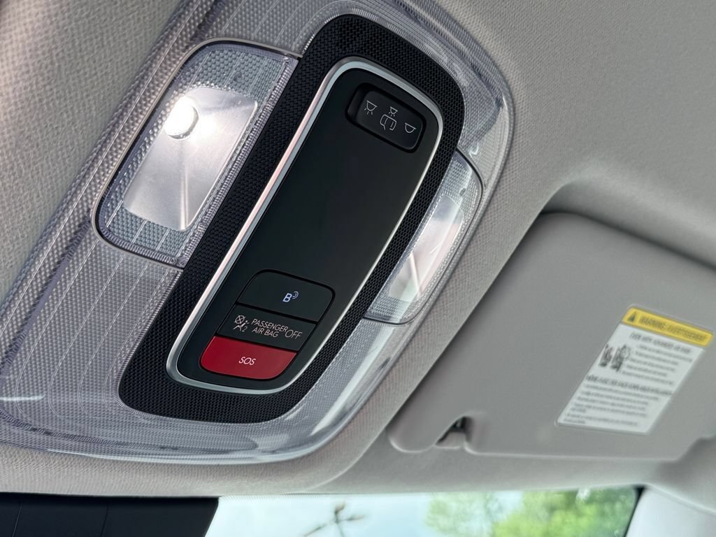 Used 2025 Hyundai Kona SEL AWD/4WD image 31
