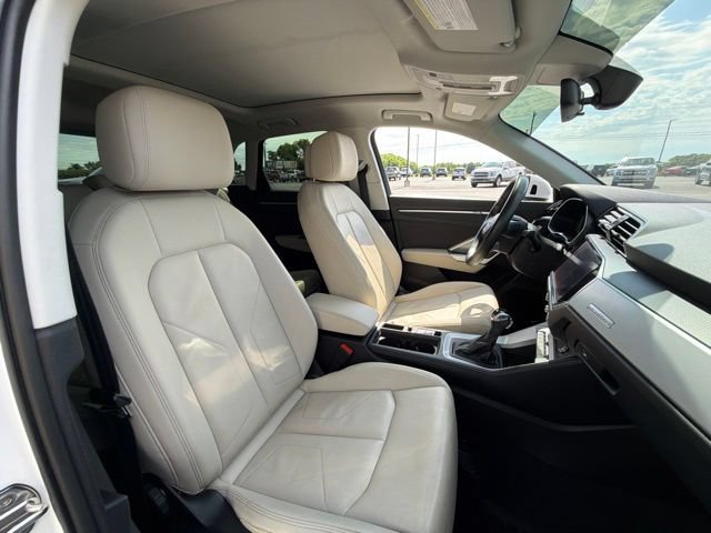 Used 2020 Audi Q3 2.0T Premium w/ Convenience Package AWD/4WD image 22