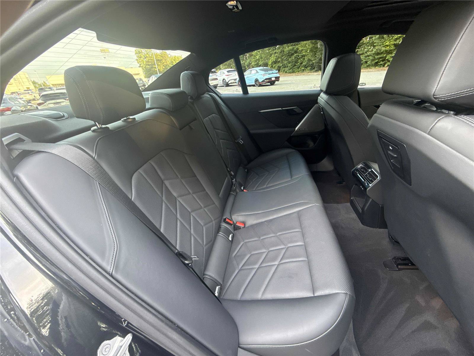 Used 2024 BMW 530i w/ Premium Package RWD image 30