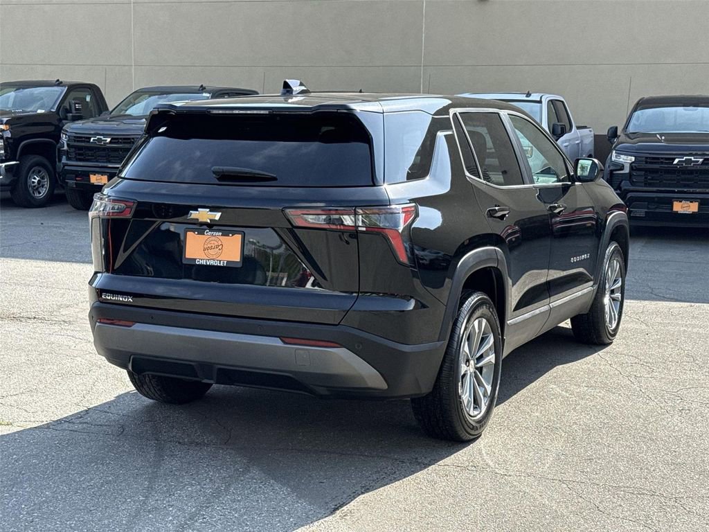 Used 2025 Chevrolet Equinox LT image 3