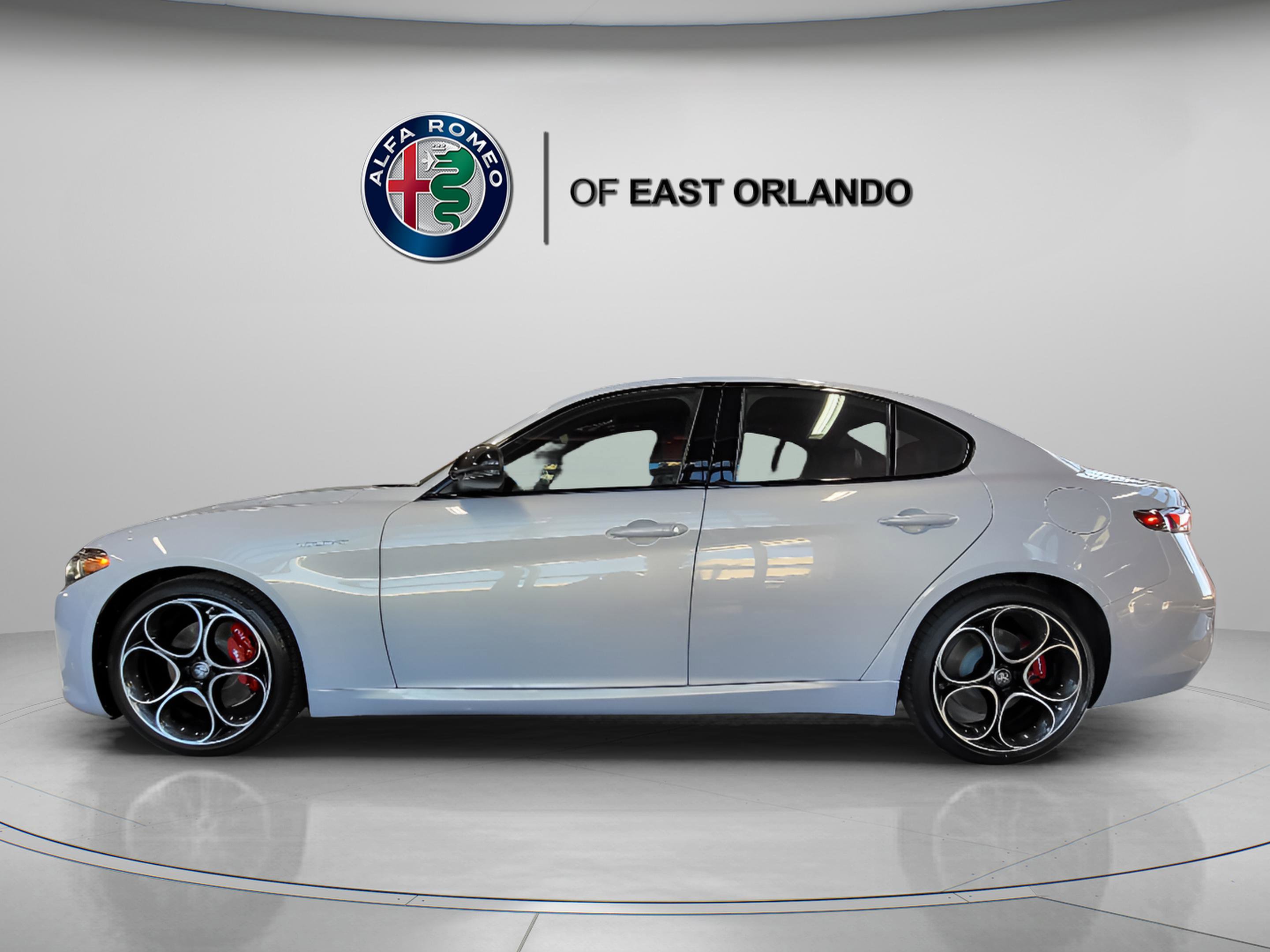 New 2025 Alfa Romeo Giulia w/ Veloce Package Rwd image 5