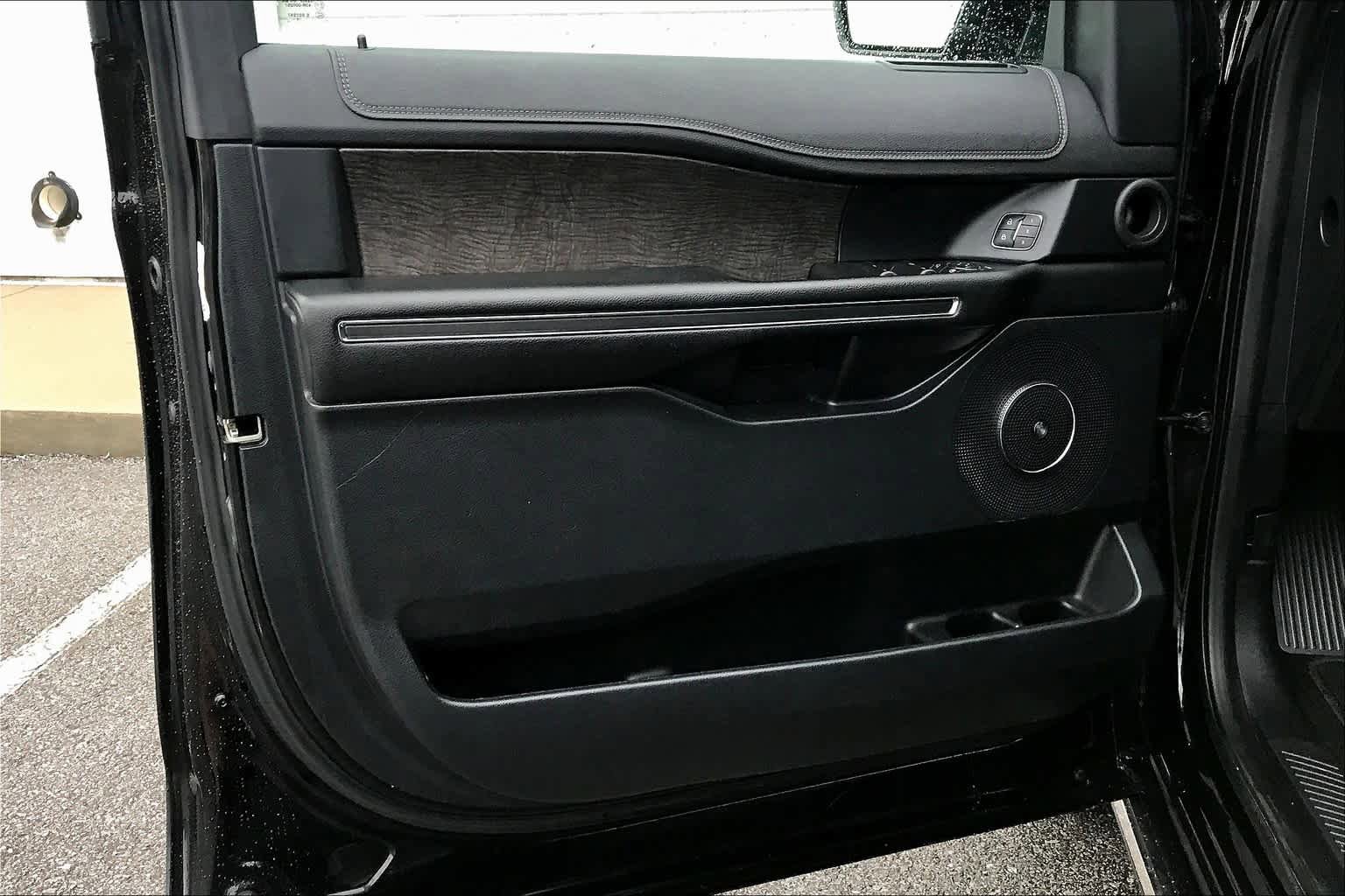 Used 2020 Ford Expedition Limited RWD image 22