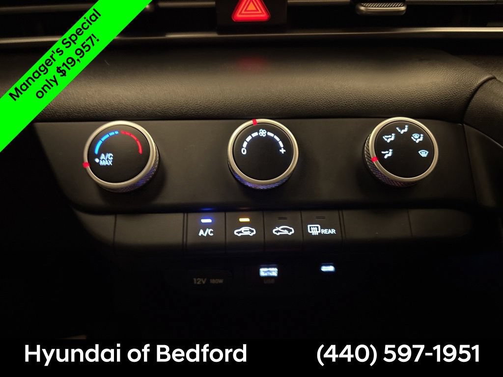 Certified 2026 Hyundai Elantra SE w/ Cargo Package FWD image 19