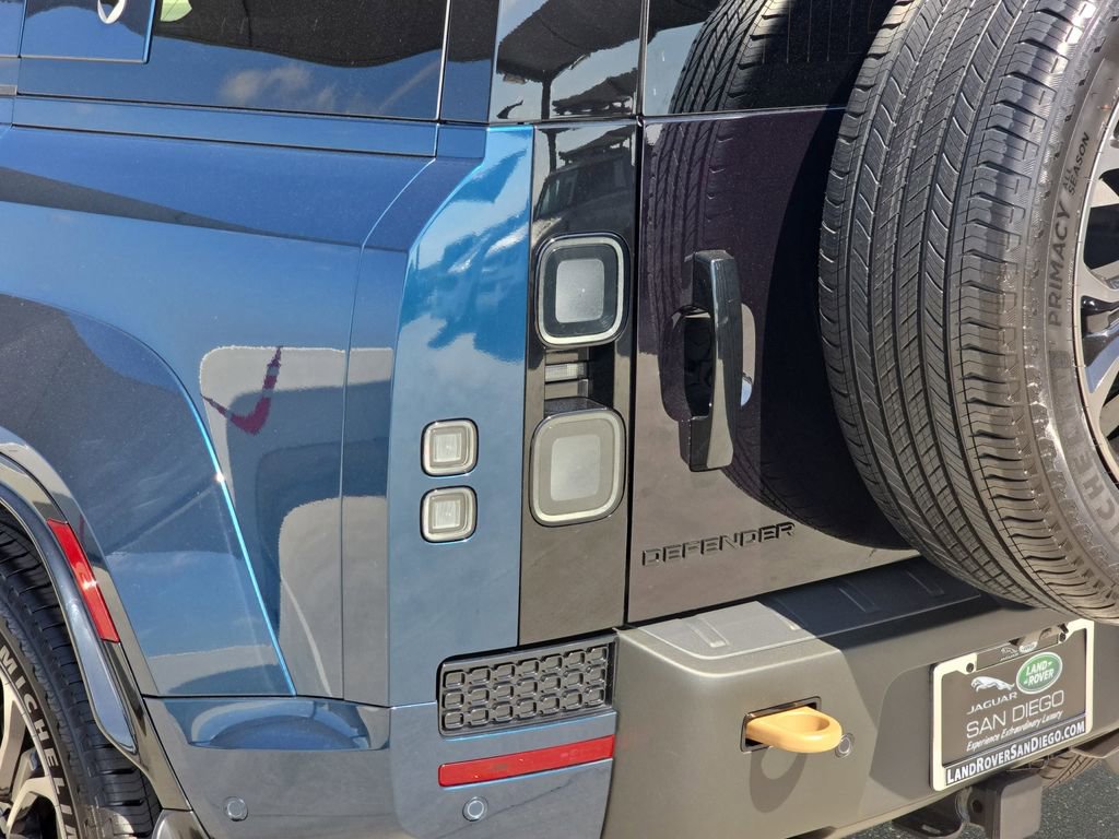 New 2026 Land Rover Defender 110 OCTA image 35