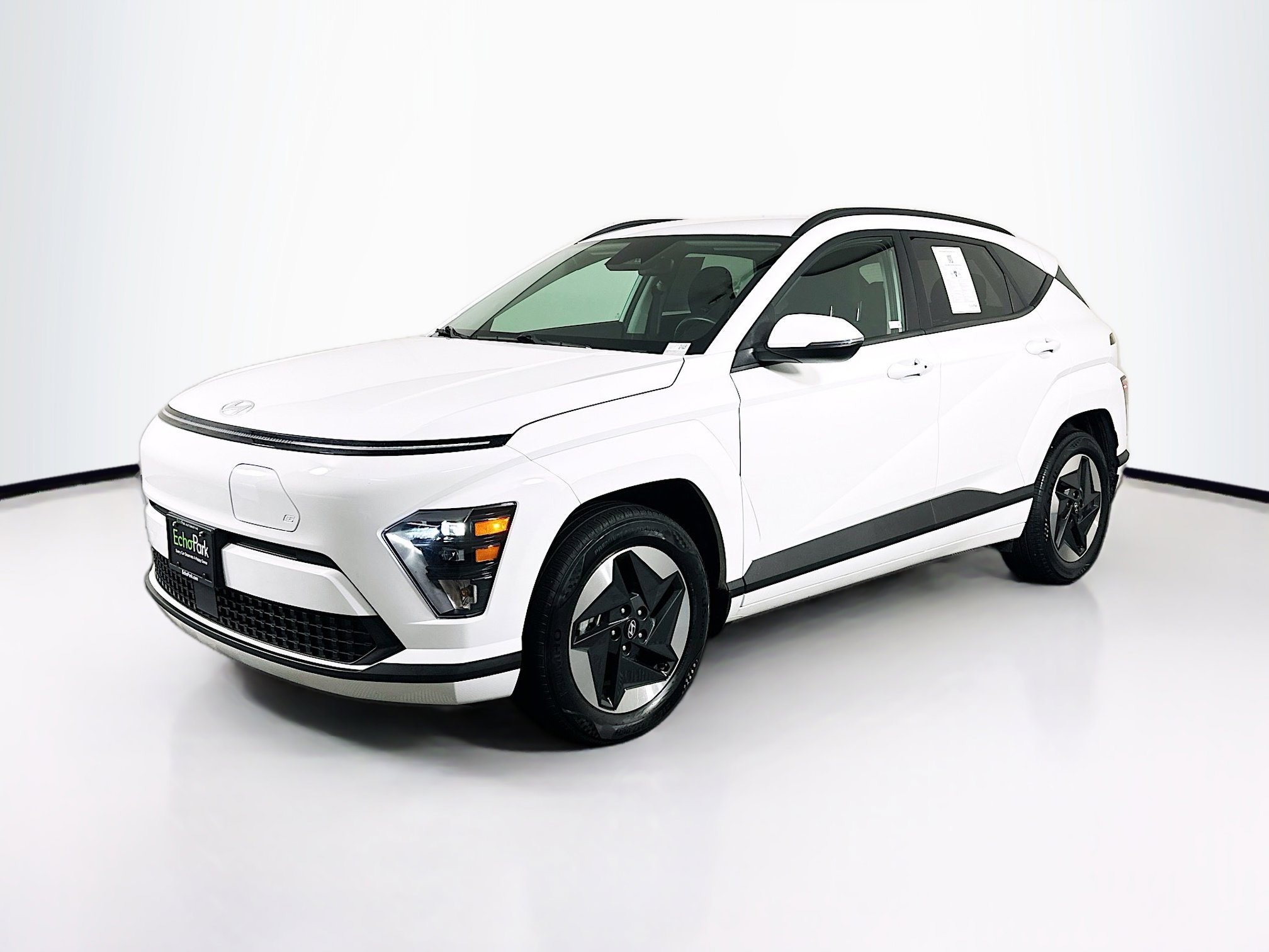 Used 2024 Hyundai Kona SEL FWD image 3