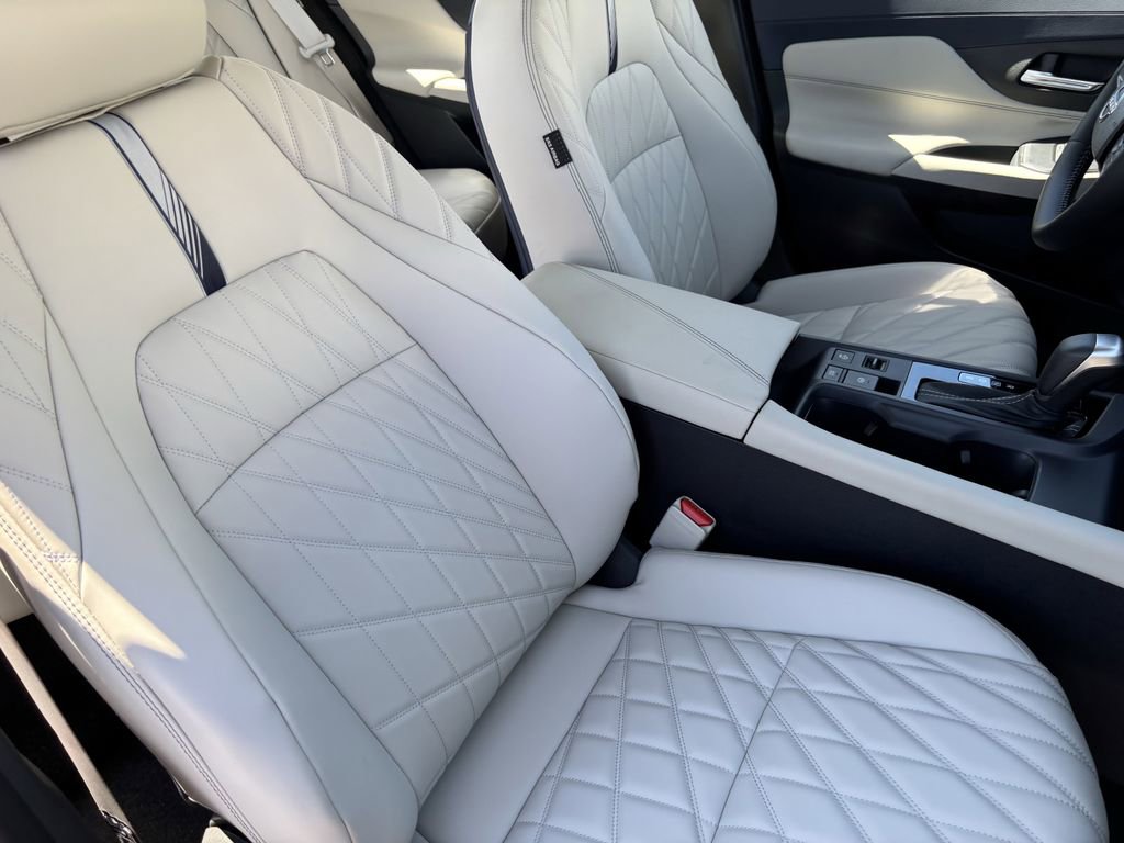New 2026 Nissan Sentra SL w/ Floor Mat Package FWD image 8