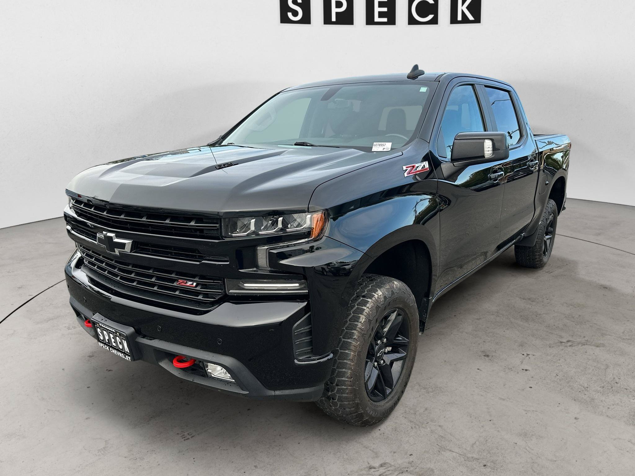 Used 2020 Chevrolet Silverado 1500 LT Trail Boss w/ Midnight Edition AWD/4WD image 1