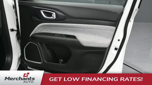 Used 2025 Jeep Compass Latitude AWD/4WD image 10