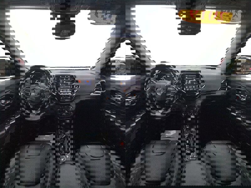 Used 2019 Jeep Cherokee Overland w/ Technology Group image 20