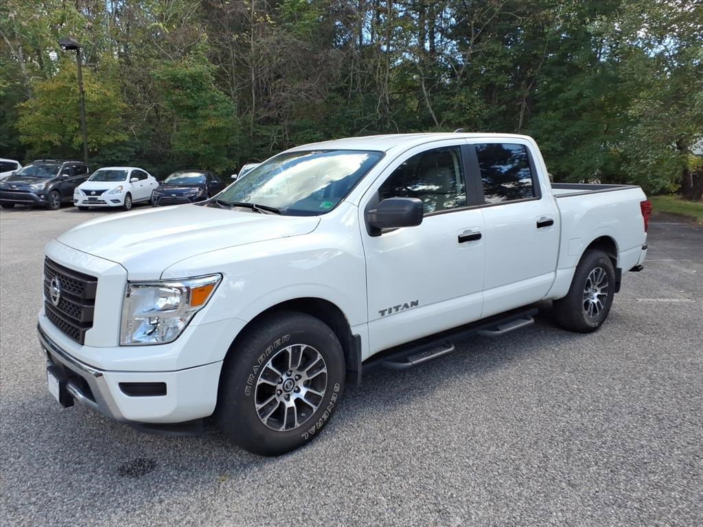 Used 2022 Nissan Titan SV w/ Accessory Utility Package image 7
