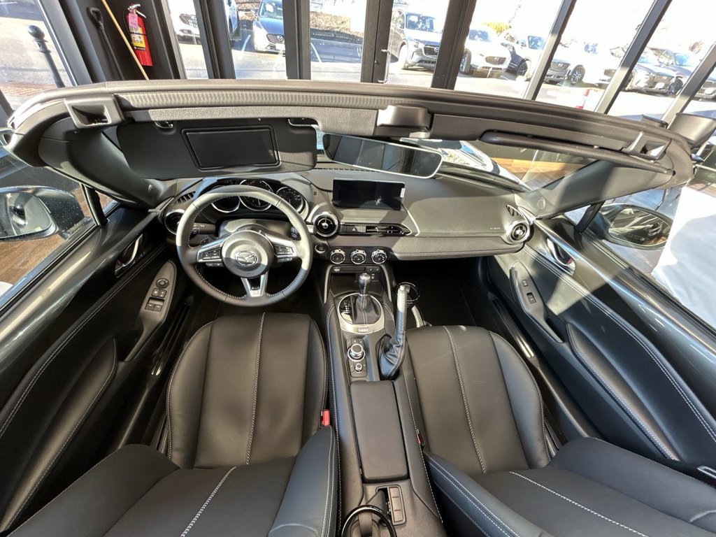Used 2025 MAZDA MX-5 Miata RF Grand Touring RWD image 12