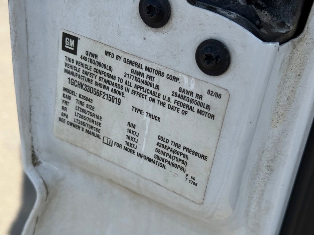 Used 2006 Chevrolet Silverado 3500 LT w/ Heavy-Duty Power Package image 11